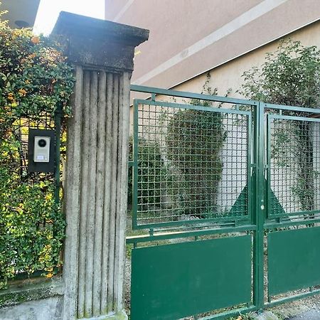 Appartamento Indipendente A Mirafiori Sud Turim Exterior foto